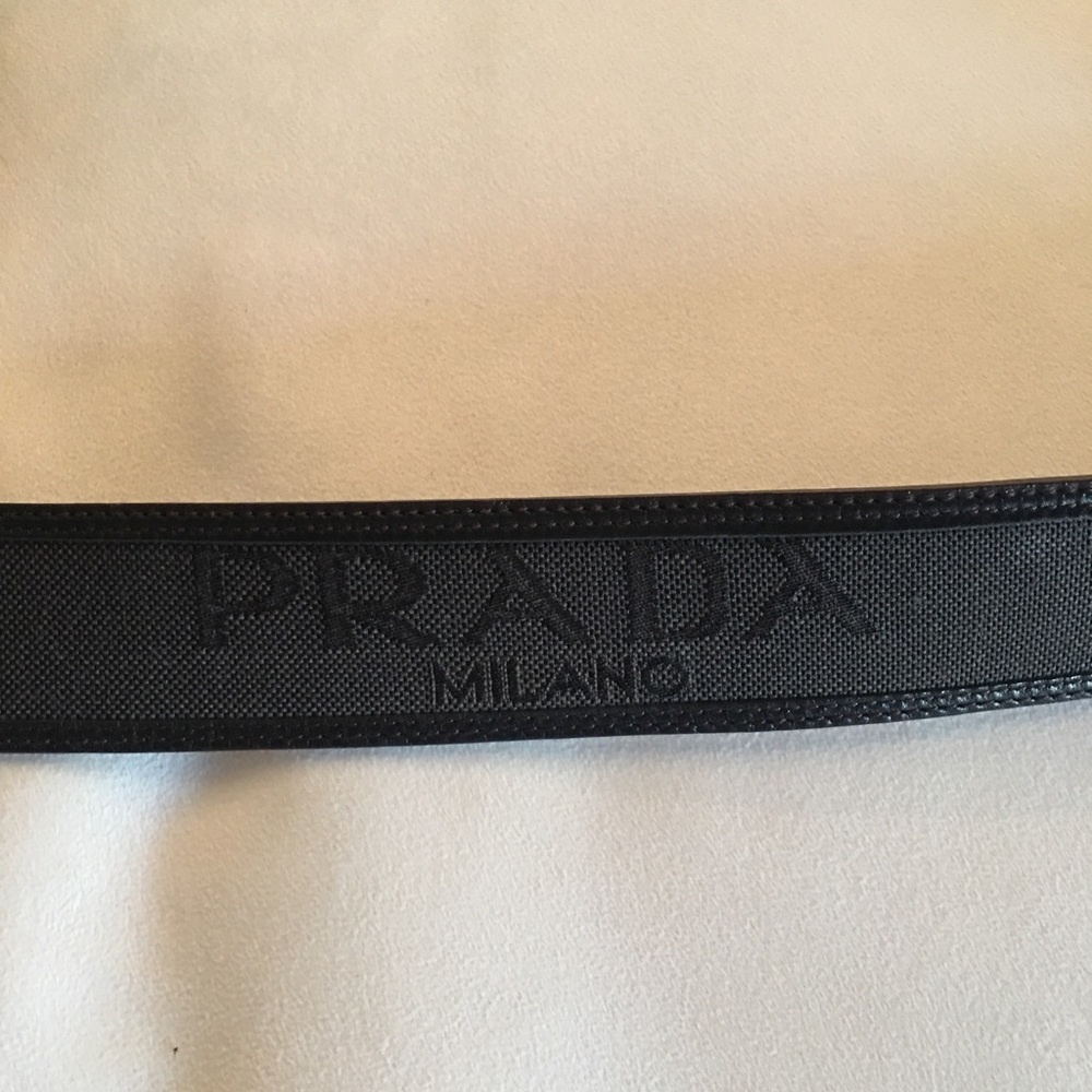 Prada - Picture 2 of 4